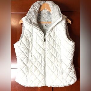 Women's Quilted Reversible Vest White/Gray Faux Fur Size XL